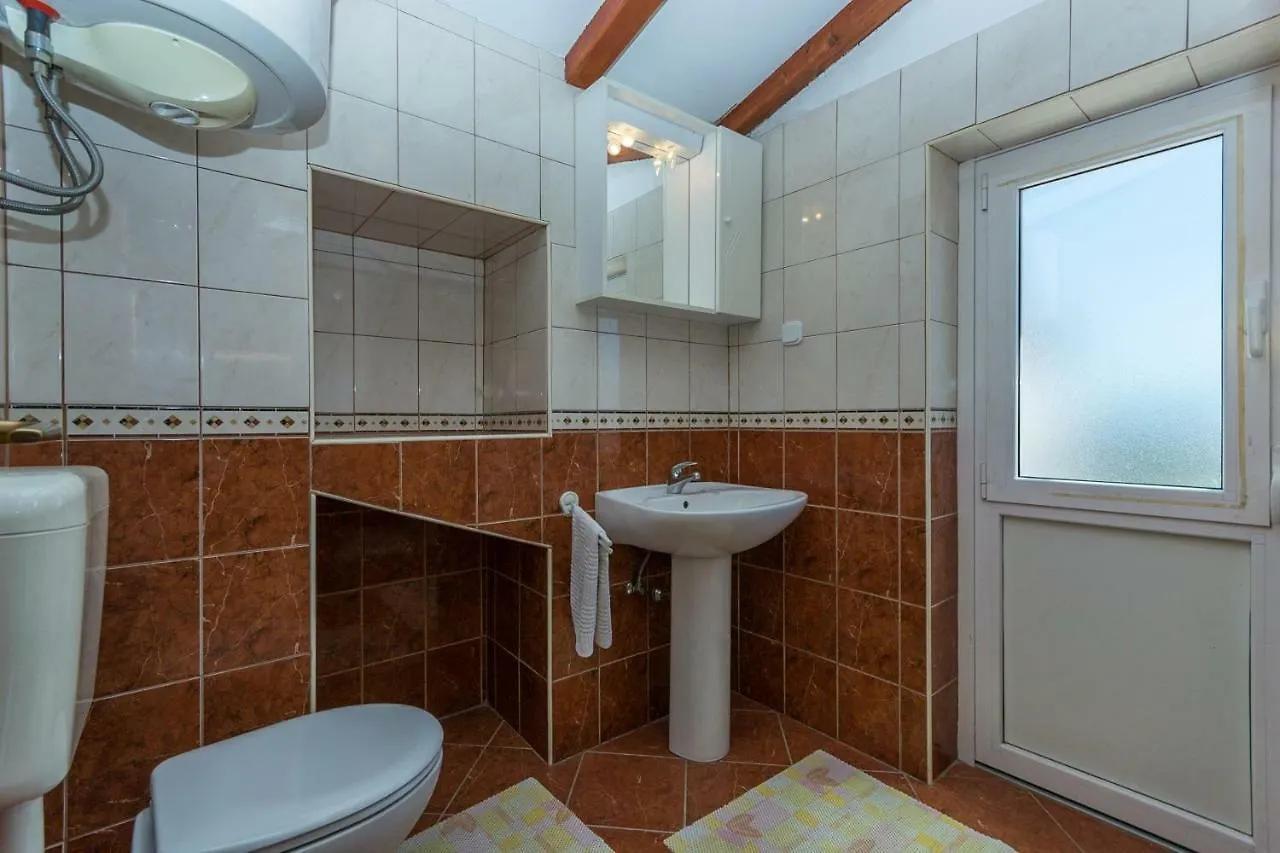 Carmen 2 Apartment Funtana Croatia